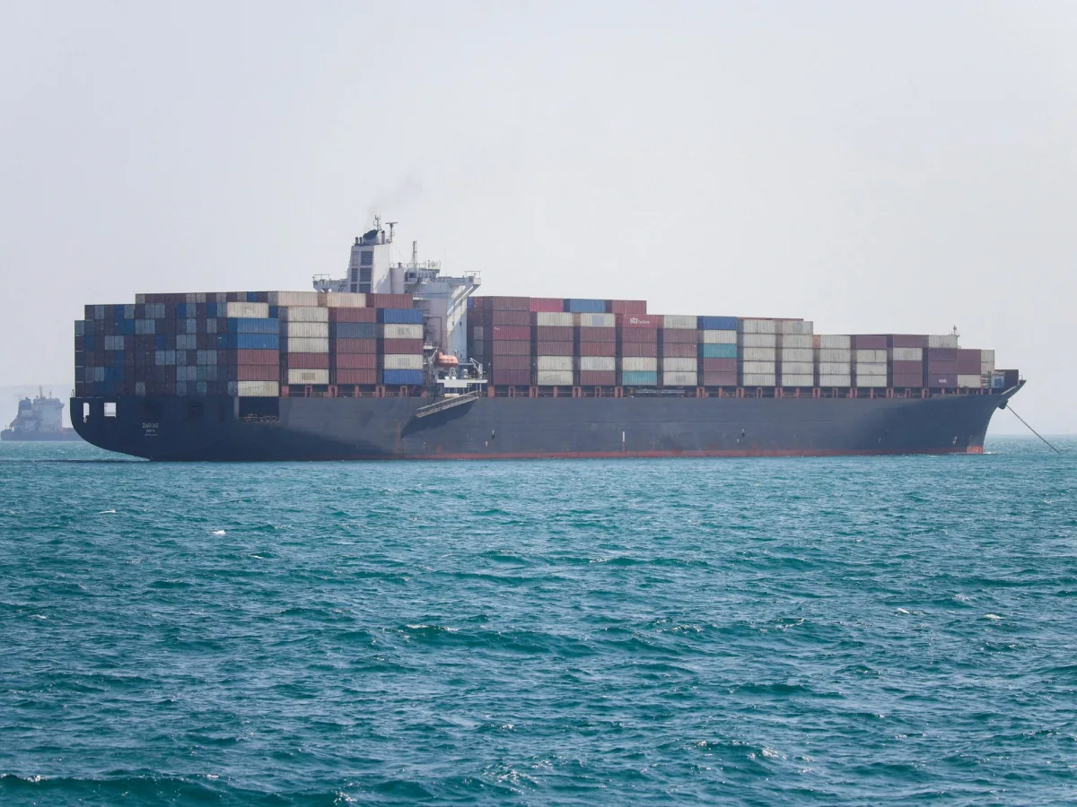 Iran and US Trade Threats Over Strait of Hormuz as Tensions Rise