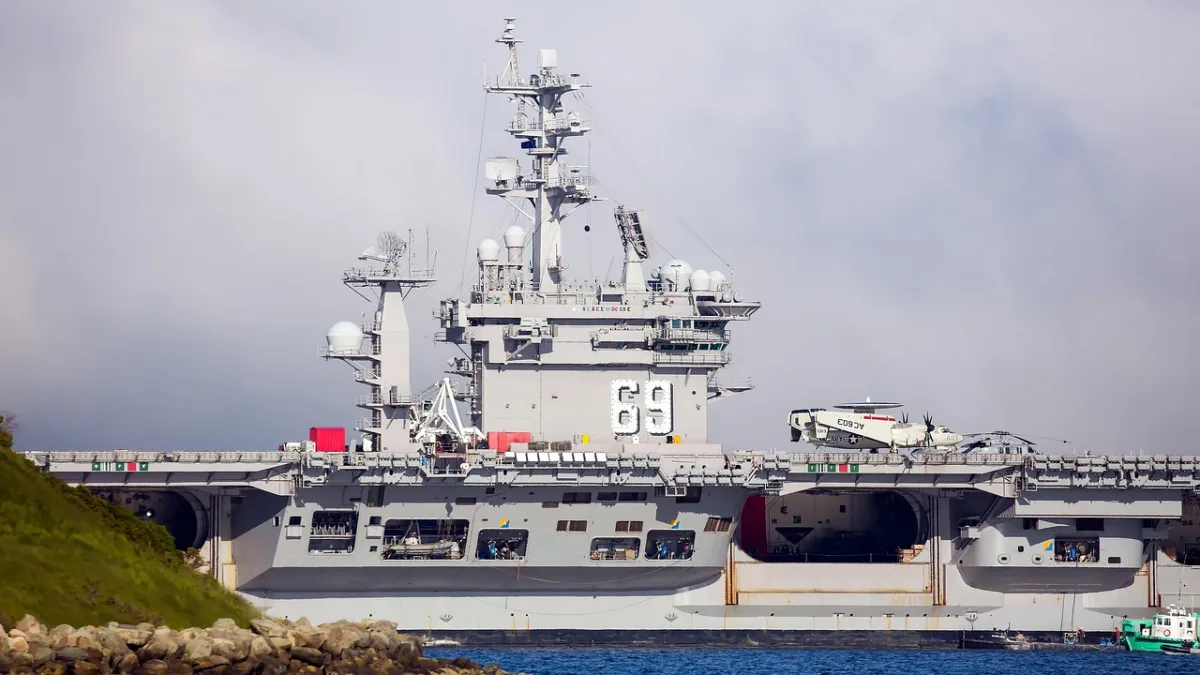 Trump Abruptly Pauses Military Operation in Strait of Hormuz